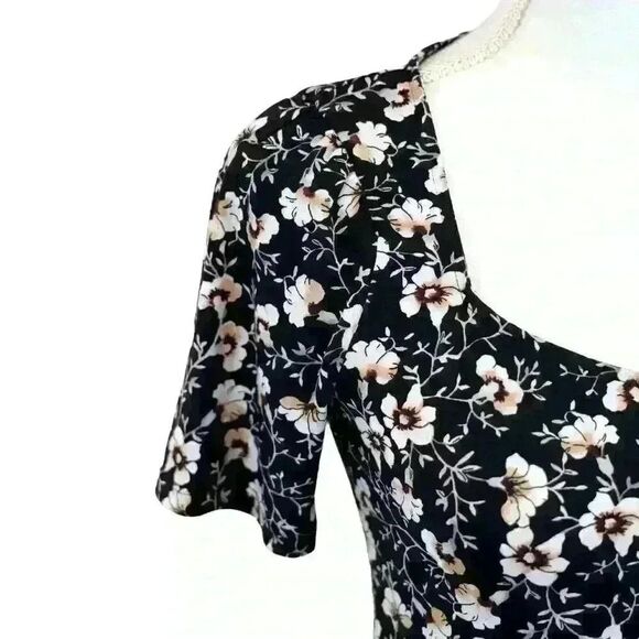 WHBM Black Floral Ruched Sweetheart Blouse – Size XS - Picture 2 of 7